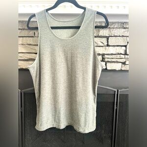 Vuori - Mint condition. Grey/green color. Soft, comfy material.